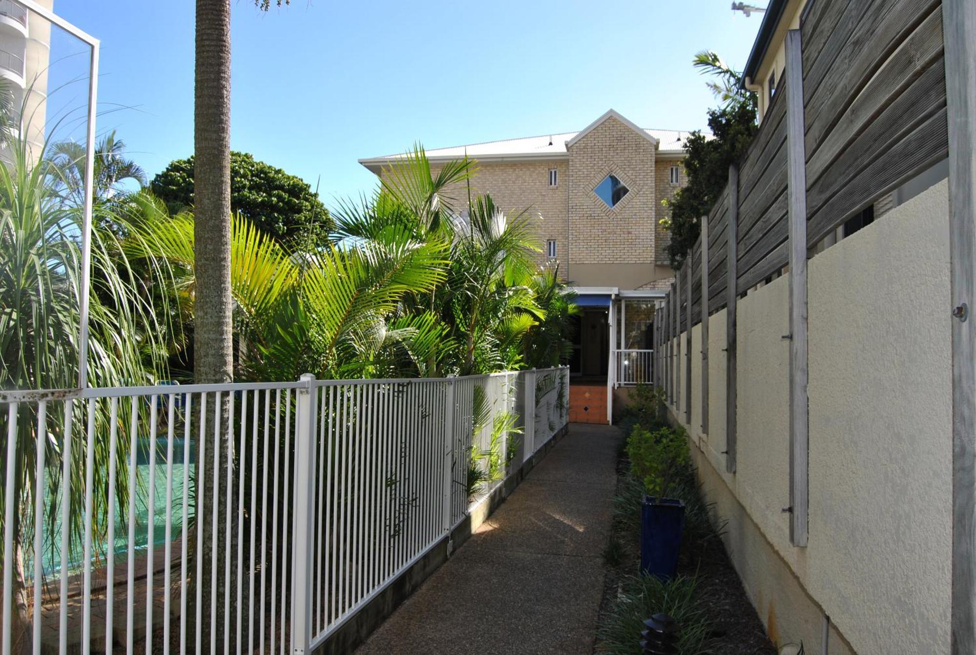 Budds Beach Apartments Surfers Paradise Exterior photo